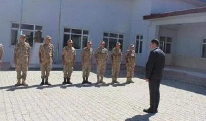 AKP il başkanı askeri törenle karşılandı!