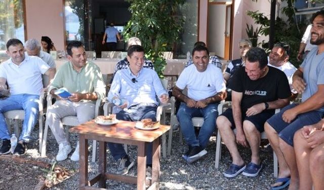 Marmaris Belediye Başkanı Ünlü, halkı dinlemeye devam ediyor