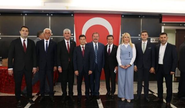 Başkan Ünlü'ye Belediyeler Birliği'nde görev