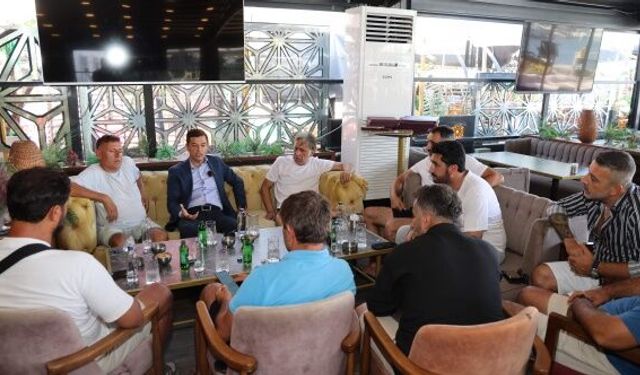 Marmaris Belediye Başkanı Ünlü, Barlar Sokağı esnafı ile görüştü