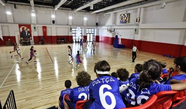 Denizli'de 30 Ağustos’a özel futbol ve basketbol şöleni