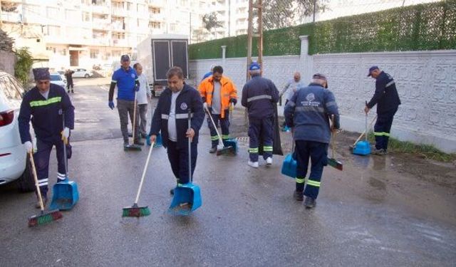 Seyhan Belediyesi'nden İlçe Genelinde Yoğun Temizlik Mesaisi
