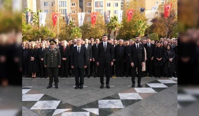 Ulu Önder Atatürk Ataşehir'de anıldı