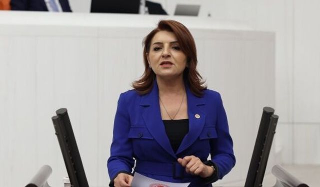 “Asgari Ücret Açlık Sınırının Altında, Beyaz Yaka da Yoksullukla Savaşıyor!”