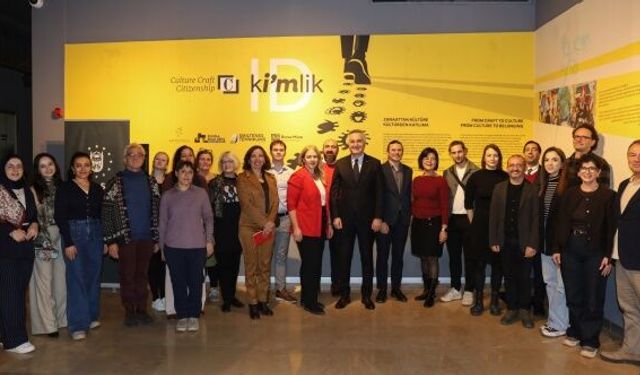 Göçmenlerin yolculuğu ‘Kimlik’le sergilendi