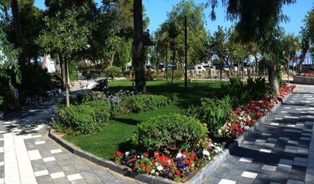 Kuşadası parkları ile her mevsim bir başka güzel