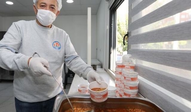 Mezitli Belediyesi Aşevi, 2025'te 110 bin kişilik sıcak yemek ulaştırdı
