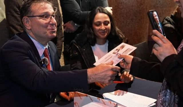 Sarıyer Belediyesi’nden 7500 öğrenciye eğitim yardımı kartı