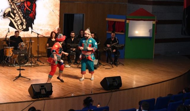 ABB, Karagöz ve Hacivat'ı çocuklarla buluşturdu