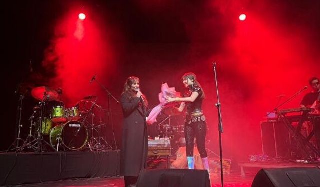 Bursa’da Gaye Su Akyol ile müzik dolu gece
