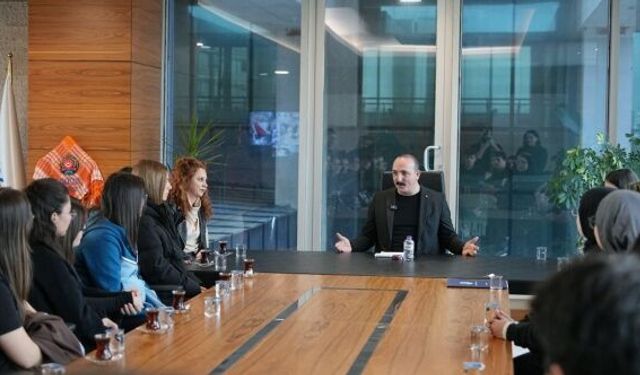 Cem Kotan öğrencilerle tecrübelerini paylaştı