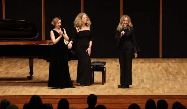 İki piyano, iki kültür: AASSM’de duygusal konser