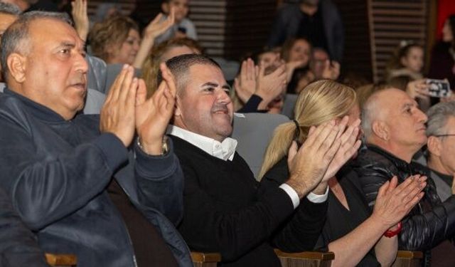 Mezitli Belediyesi Kültür Merkezi her akşam sanatla dolup taşıyor