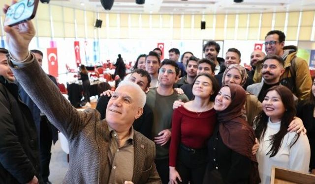 Mustafa Bozbey, gençlerle geleceği konuştu