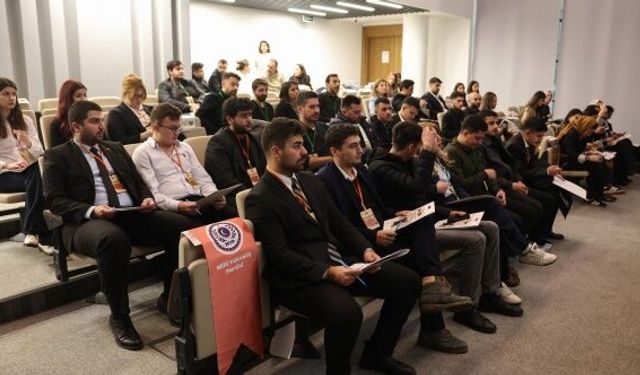 Mezitli Belediyesi'nden gençlere meclis deneyimi