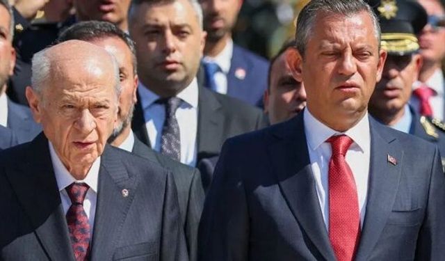 MHP lideri Bahçeli, Özgür Özel'i telefonla aradı!