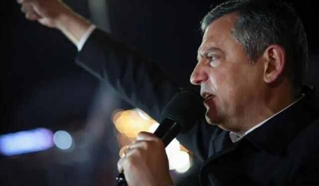 Özgür Özel'den tarihi konuşma: "İktidara bozuk tohum Mesut'la gidilmez ama Zeydan'la, Mansur'la, Ekrem'le gidilir!"