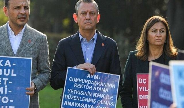 Özgür Özel’den Boğaziçi eylemine destek: Rektörlüğe sırtını döndü
