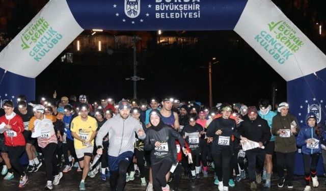 Tarihi Çarşı'nın gece atmosferinde oryantiring heyecanı