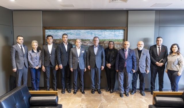 Vahap Seçer, EMITT 2026 katılımcı heyeti ile görüştü