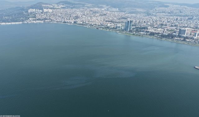 İzmir Körfezi’nde yine dış kaynaklı kirlilik alarmı