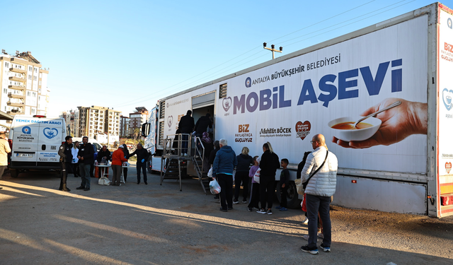 Mobil Aşevi Ramazan bereketini mahallelere taşıyor