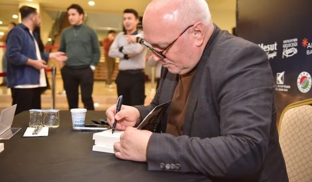 Prof. Dr. Ahmet Taşağıl, Kepez Kitap Fuarı’nda Türk tarihini anlattı