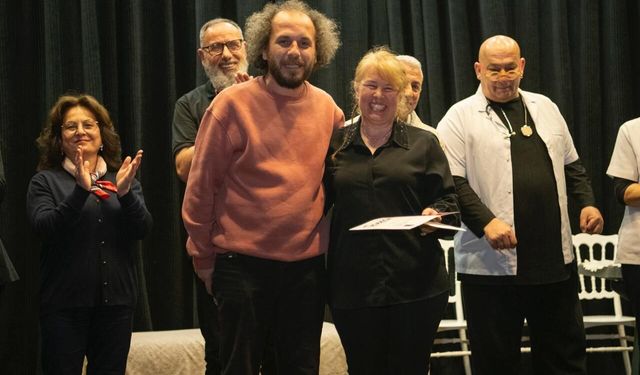 Kuşadası Tiyatro Günleri Başladı