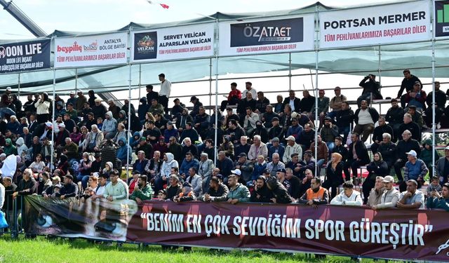 Kepez’in er meydanından “Şiddete Hayır” mesajı