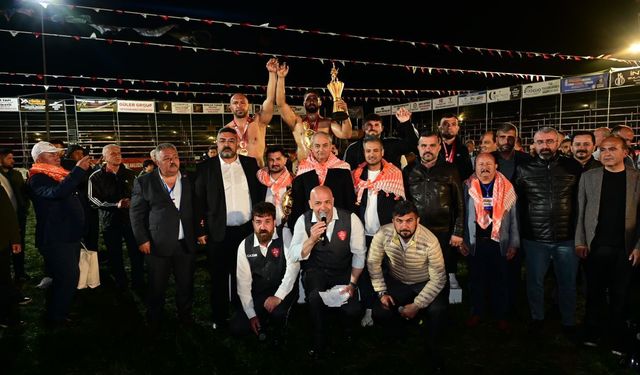 Balıkesir Büyükşehir Belediyesporlu Enes Doğan Kepez’de başpehlivan oldu