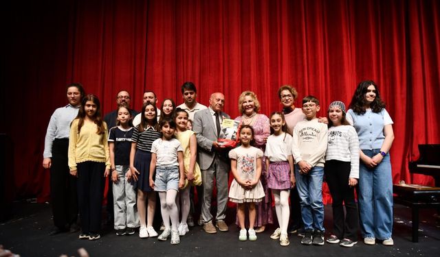 Dünyaca ünlü piyanist Gülsin Onay, Balıkesir’de sahne aldı