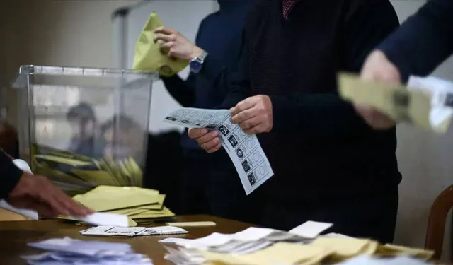 Son anket: AK Parti oy kaybetti, 'yeni parti' ikinci sırada...