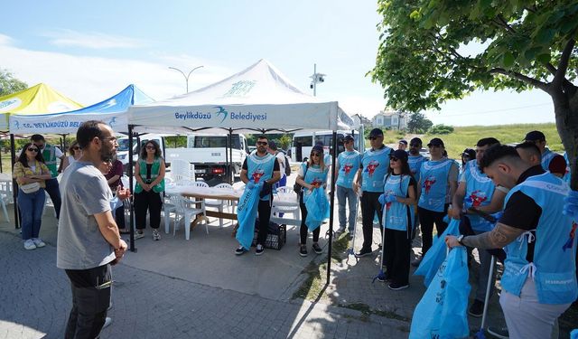 Beylikdüzü'nde Kıyı Temizliği