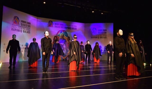 Mimar Sinan Akademi’den yılsonuna özel sanat performansı