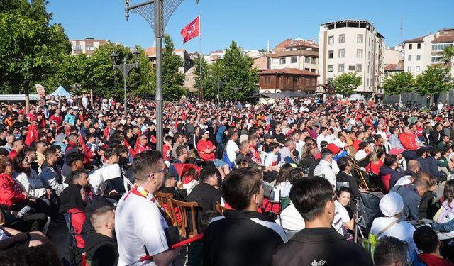 20 İlçedeki Dev Organizasyonuyla Balıkesir, Milli Takım İçin Kenetlendi