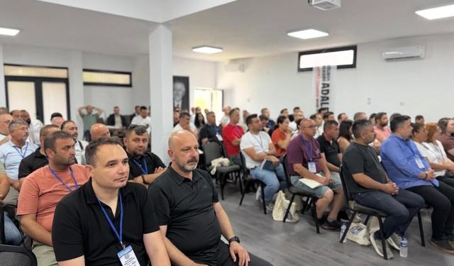 DİSK'te eğitim çalışmaları sürüyor
