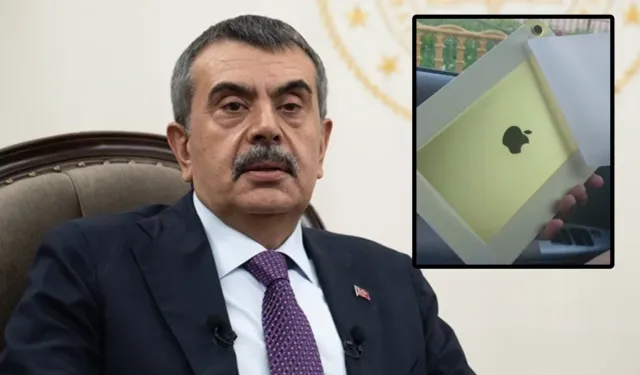 Bakan Tekin kendisini takip eden gazetecilere iPad hediye etti!