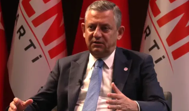 Özgür Özel YENİ Parti rozetiyle ilk kez canlı yayında