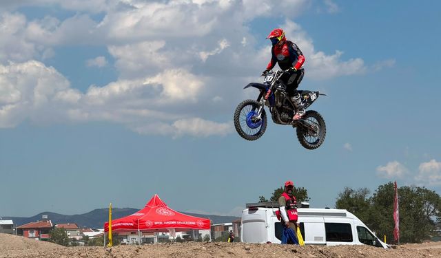 Türkiye Motokros Şampiyonası nefes kesti