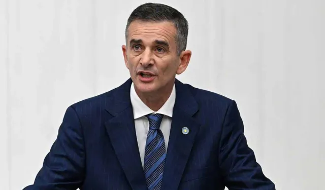 AKP'ye geçeceği iddia edilmişti: Ümit Dikbayır'dan açıklama