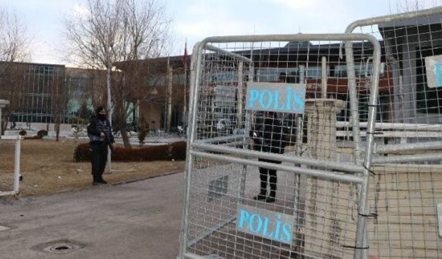 Van Büyükşehir Belediyesi'ne kayyum atandı