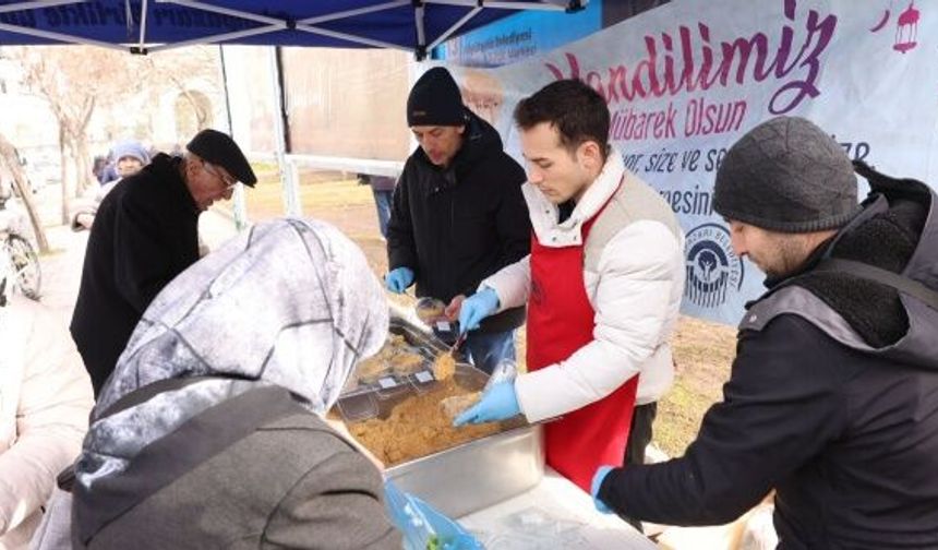 Odunpazarı Belediyesi’nden Helva İkramı