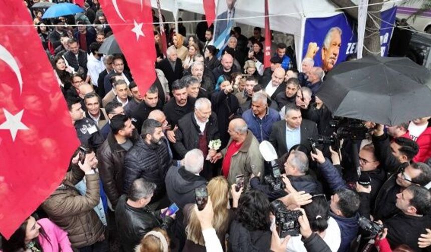 Zeydan Karalar Adalet Çadırı’nı ziyaret etti