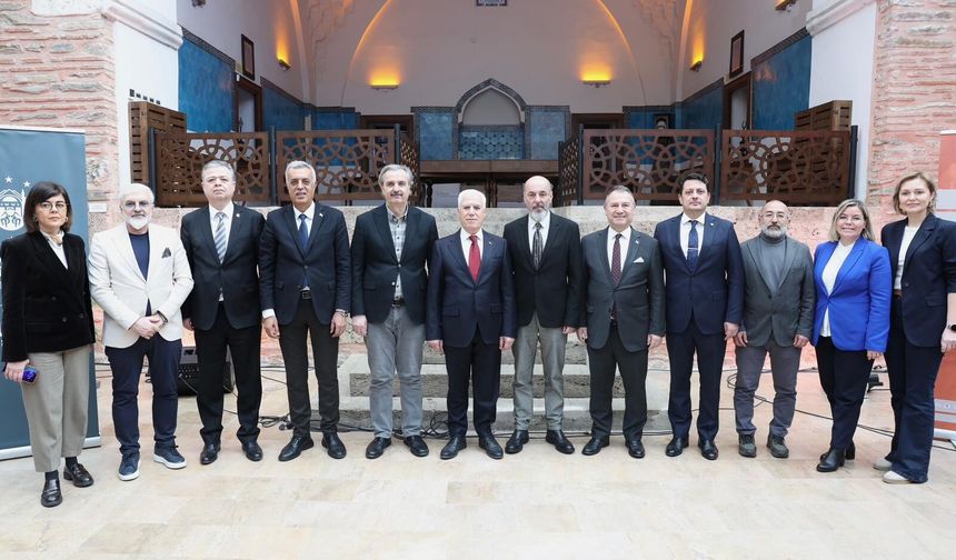 Bursa, fethin 700. yılında dünya sahnesinde