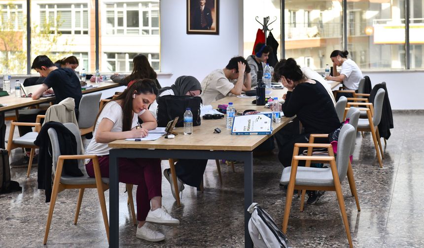 ABB Kütüphaneleri Başkentlileri Buluşturuyor