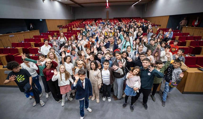 İzmir’de kadın ve çocuk odaklı sosyal politikalar güçleniyor