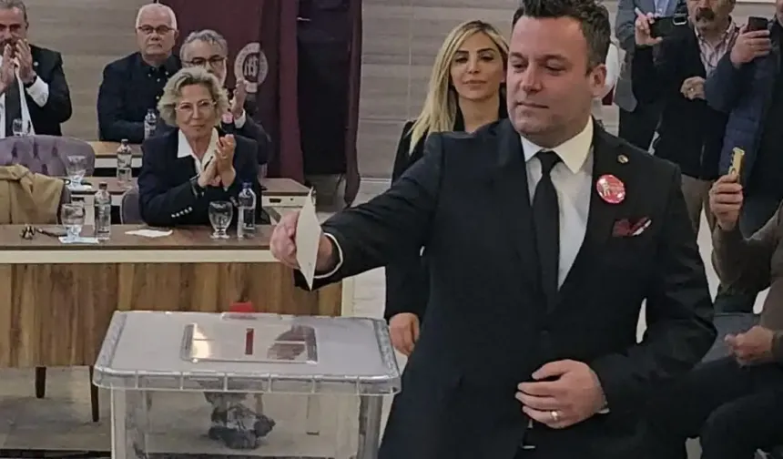 Kuşadası Belediyesi'ne başkanvekili Tahsin Demirtaş seçildi