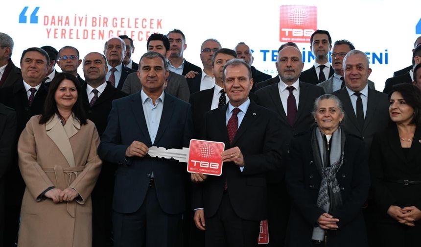 Vahap Seçer TBB'nin Araç Teslim Törenine Katıldı