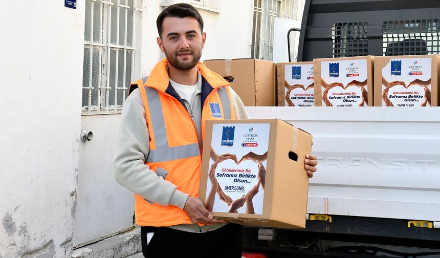 Kuşadası'nda gönüller bir, sofralar birlikte