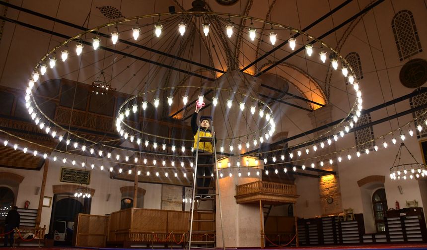 Balıkesir cami ve mezarlıkları bayram ziyaretine hazırlıyor